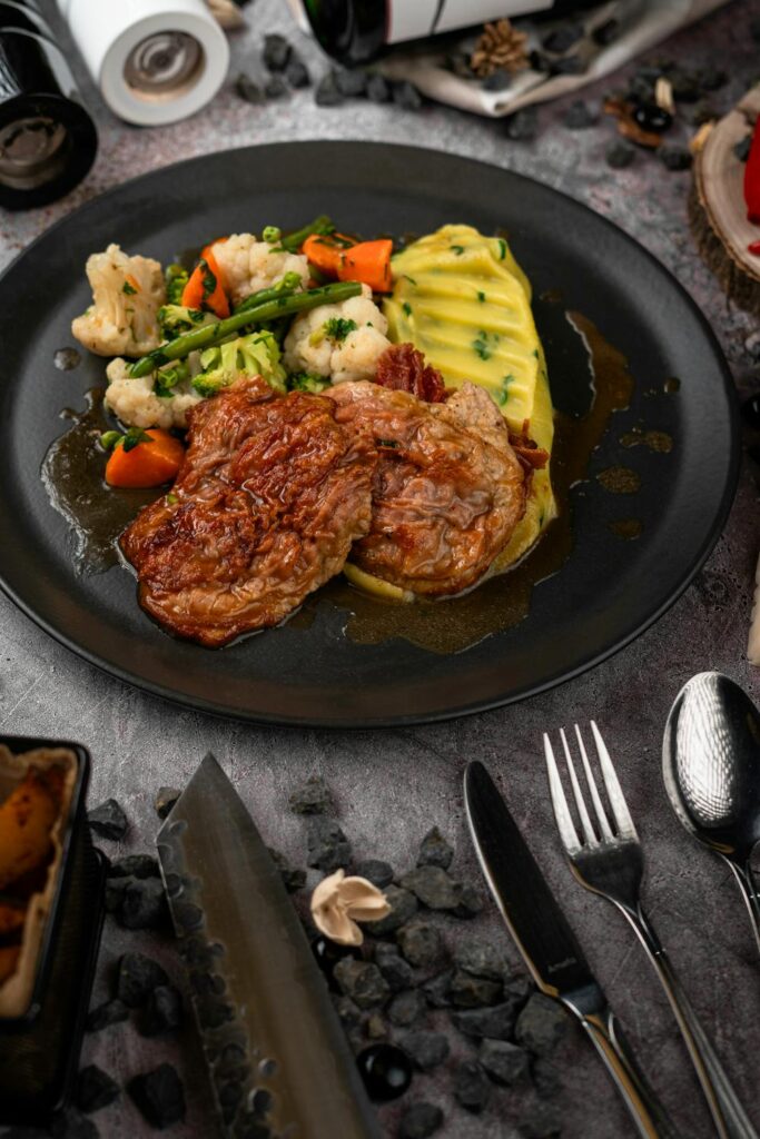 "Meat with Vegetables: 7 Perfect Combinations for Flavor, Nutrition, and Versatility"