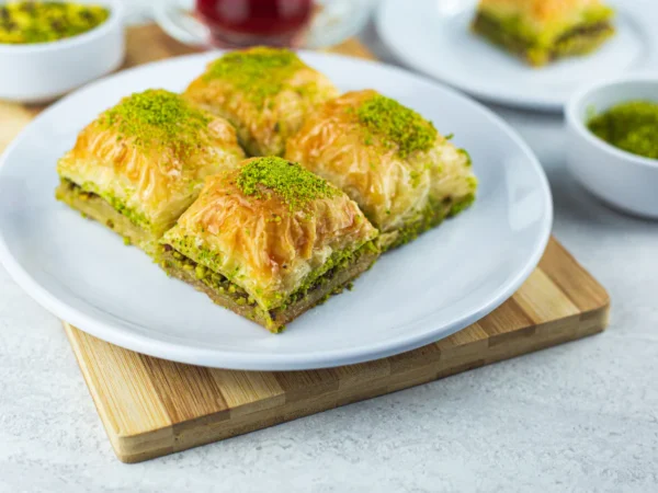 “7 Secrets to Perfect Baklava with Pistachio: Flavor, Tradition, and Recipe Tips”