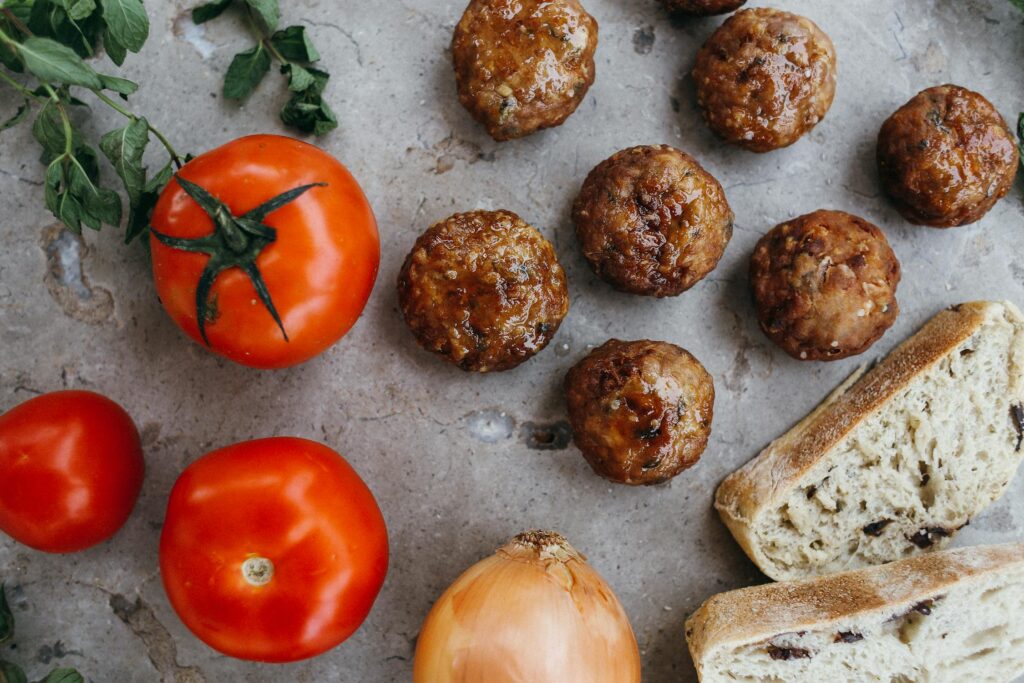 "Easy Meatballs Recipe: 5 Irresistible Steps for Juicy, Flavor-Packed Meatballs"